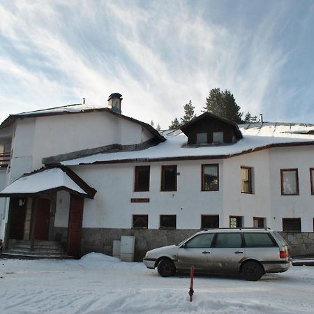 Kris Guesthouse Stoykite Екстер'єр фото