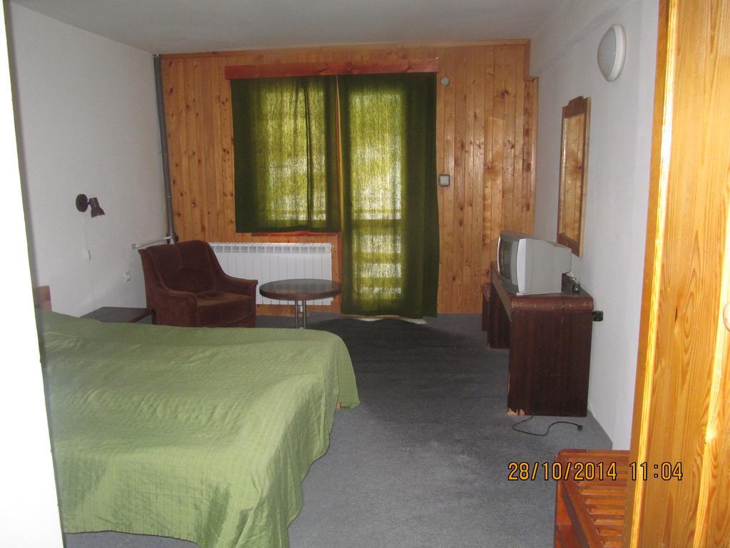 Kris Guesthouse Stoykite Екстер'єр фото
