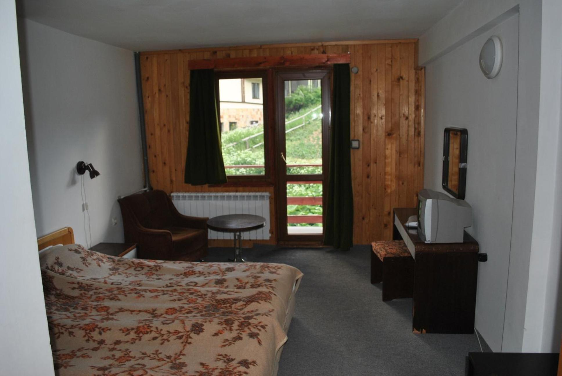 Kris Guesthouse Stoykite Екстер'єр фото