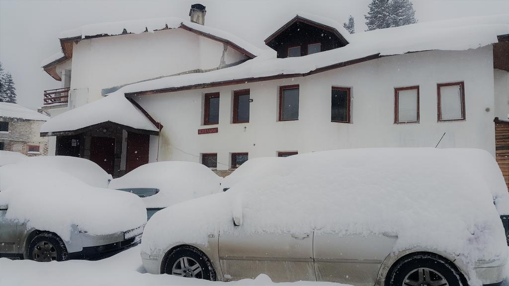 Kris Guesthouse Stoykite Екстер'єр фото