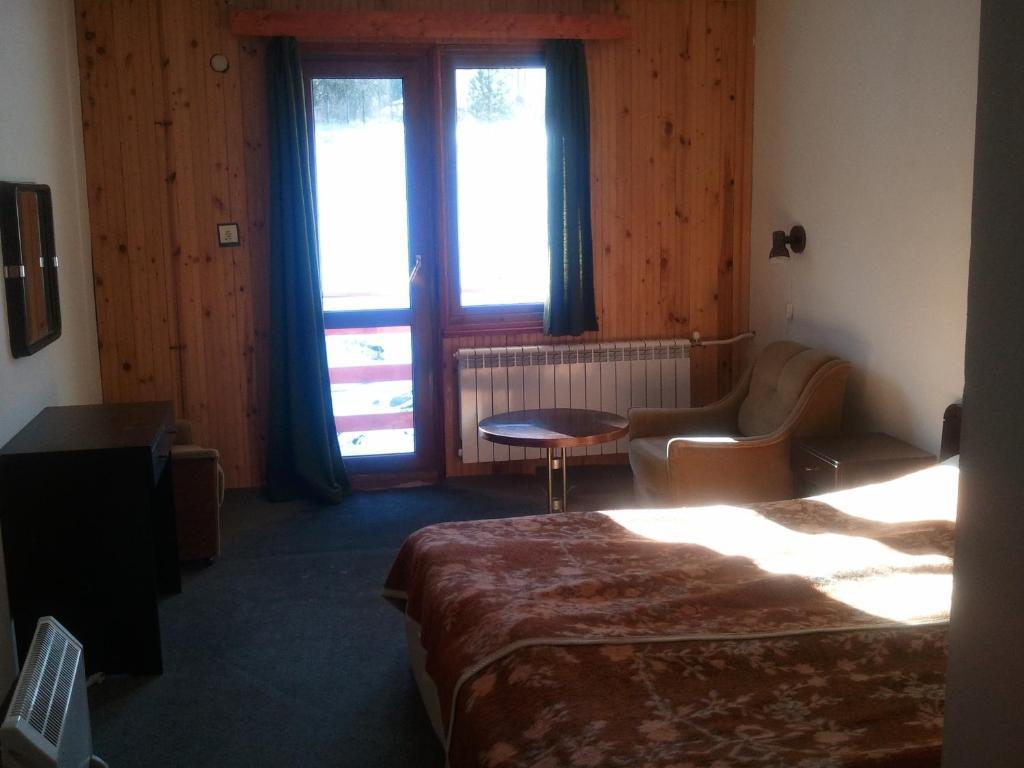 Kris Guesthouse Stoykite Екстер'єр фото